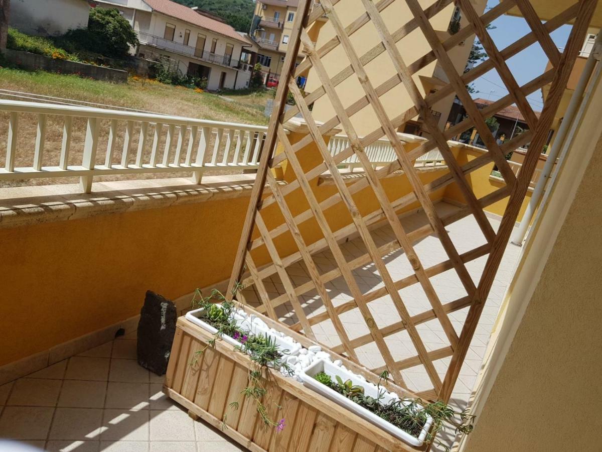 Relax Due Passi Dal Mare Apartment สปาดาฟอรา ภายนอก รูปภาพ